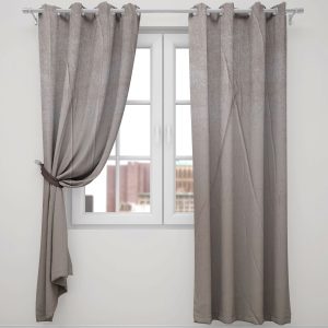 یک پنل مخمل شنل عرض 150 ارتفاع 280 دوخته شده پانچ شده کد 1031